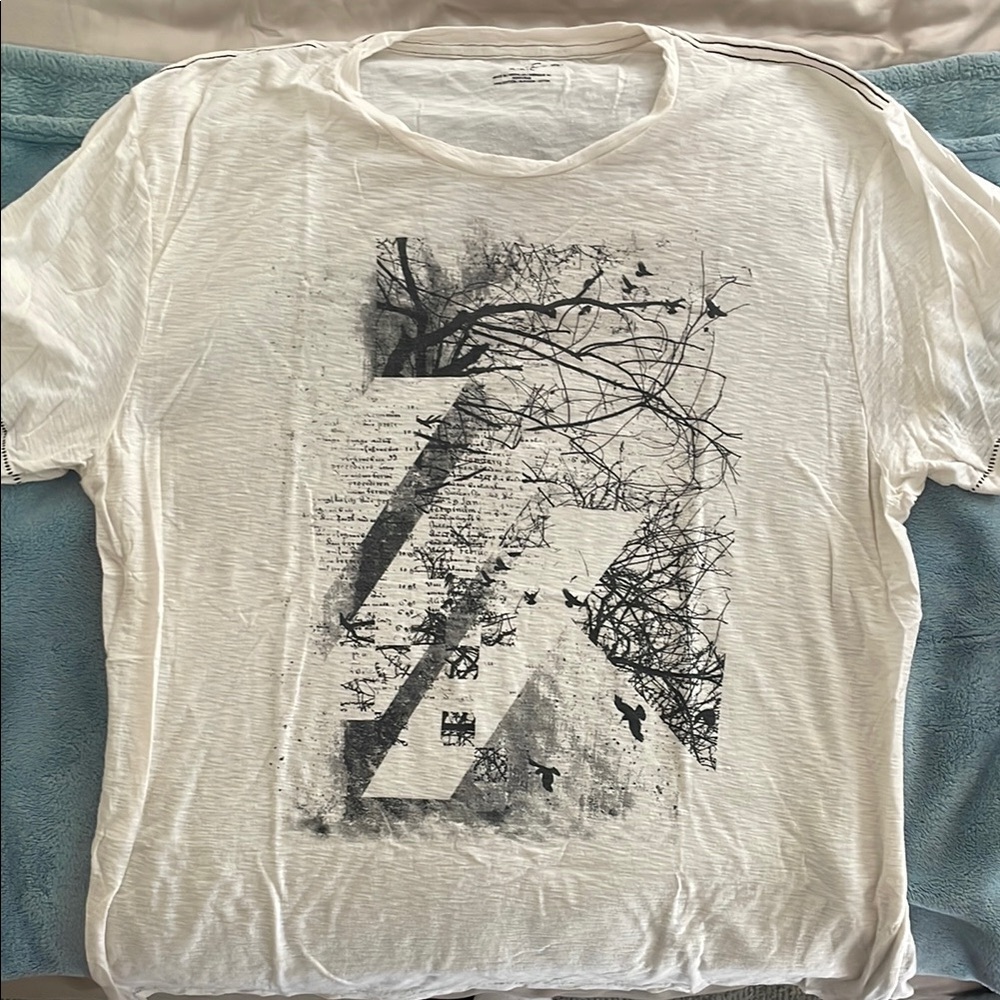Kenneth Cole White Graphic Tee